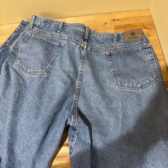 Bundle of 2 Wrangler Authentic Denim Jorts, Men's Relaxed Fit - 40 - Picture 9 of 10